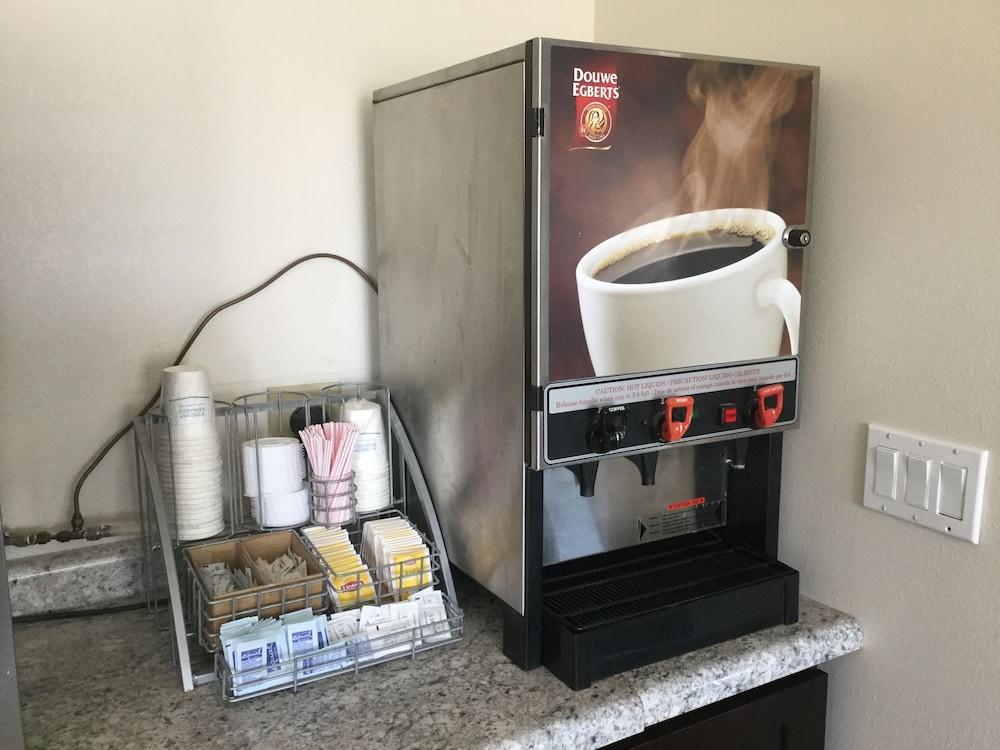Quality Inn Sawyer Экстерьер фото