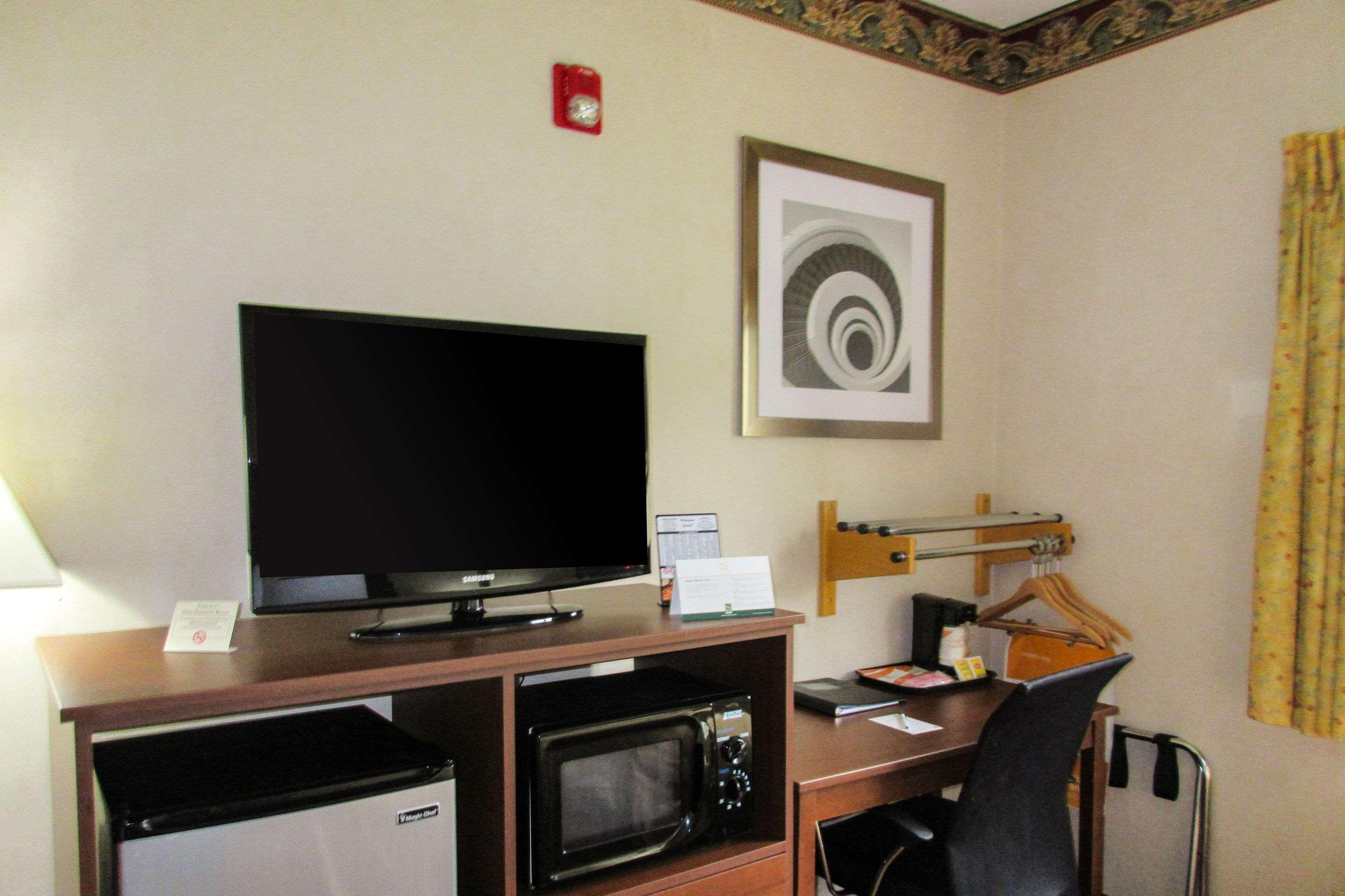 Quality Inn Sawyer Экстерьер фото