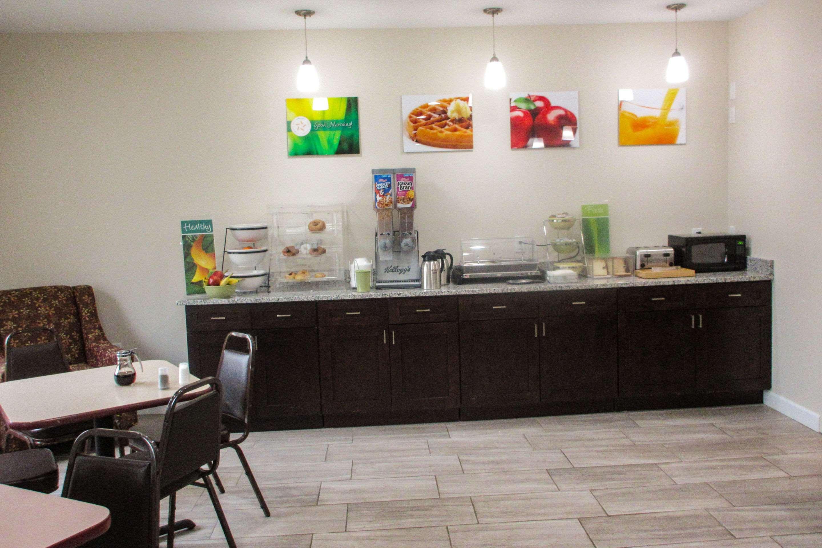 Quality Inn Sawyer Экстерьер фото