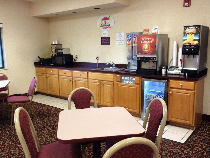 Quality Inn Sawyer Экстерьер фото